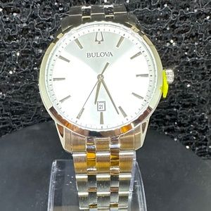 Men's NWOT Bulova Watch. Silver with the Date at the 6 O'clock Position